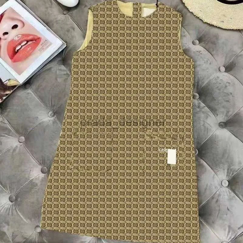 Diseñador de lujo Vestido casual para mujeres 24SS Summer Nuevo diseñador de alta calidad Mujeres Doble Jacquard Impresión Moda Manevels Camisetas casuales PAR