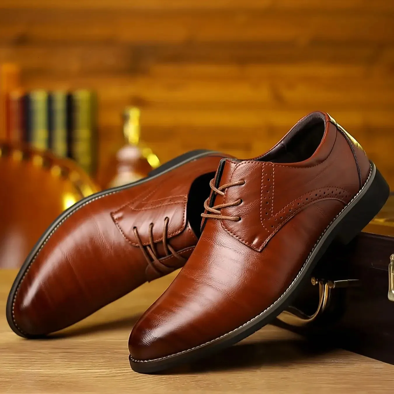 A pair of mens fashionable and versatile formal shoes leather 240407
