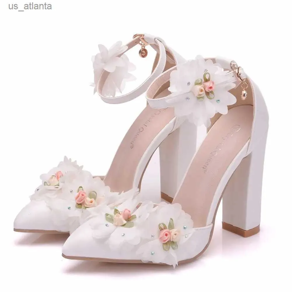 Chaussures habillées Crystal Queen en dentelle Flower Femmes Pospelles de lanières