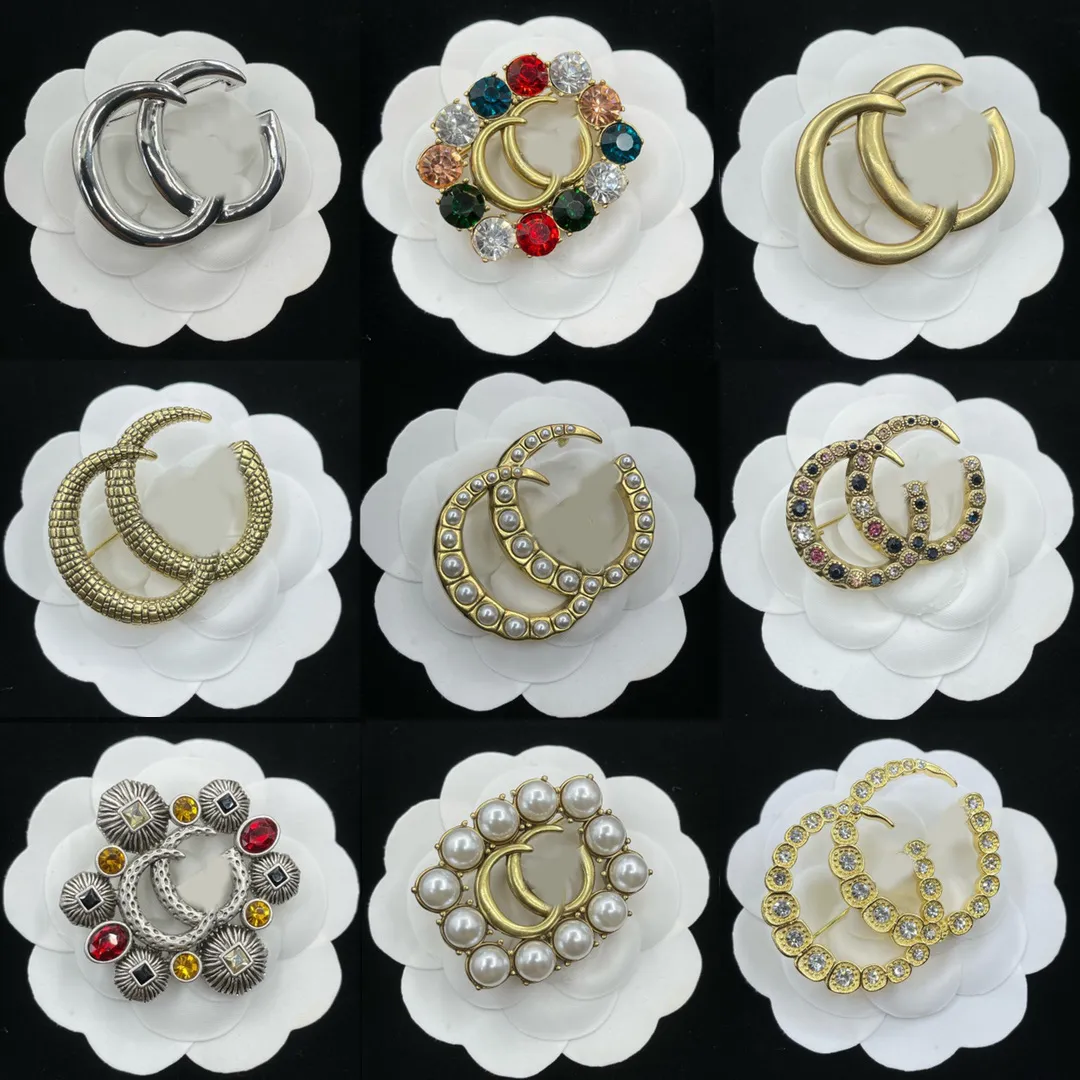 Femmes concepteur de concepteur broche épingles de marque de marque broches couple cuivre plaqué les couples de cuivre cristal naufrèle épingle perle bijoux de bijoux accessoires