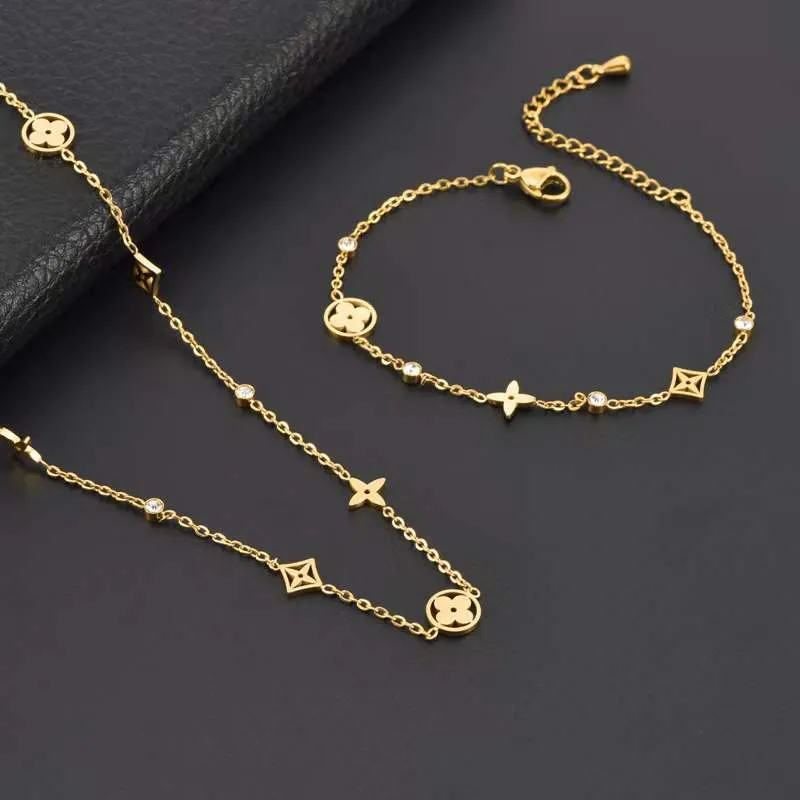 Fashion simple clover designer necklace bracelets for women stainless steel hollow lucky 4 leaf woman o cross chain choker necklaces bracelets jewelry