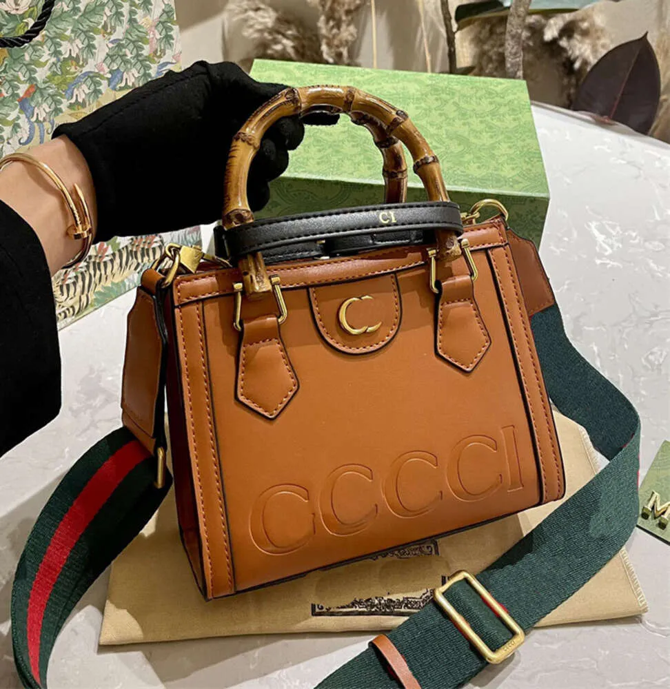 مصمم ديانا الخيزران حقيبة Women Luxurys Luitf Letting Git Bags حقيبة تسوق حقيبة يدوية Crossbody Mini Conder Bag Wart