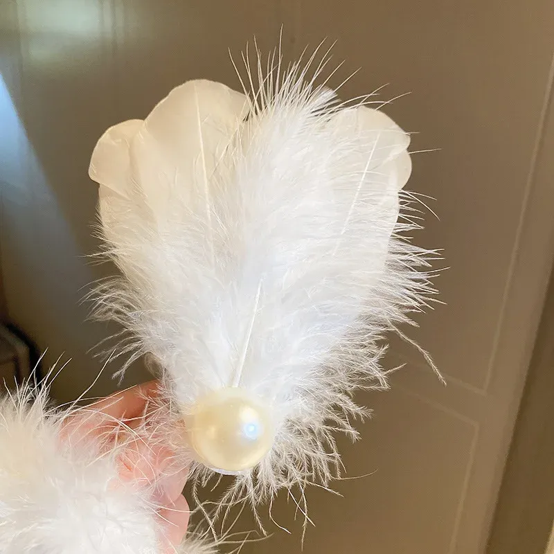 Temperament Feather Pearl Hairpin for Women All Match Temperament White BB Clip Accessori per capelli eleganti donne all'ingrosso