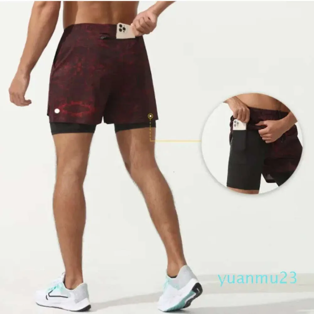 2024 Lululelemeni Men Yoga Sports Szybkie suche szorty Pocket Telefon komórkowy Casual Running Gym Short Jogger Pant z wewnętrznym KGI668