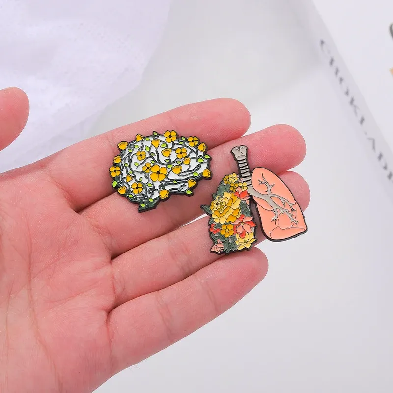 Organe Blume Emaille Pin Körper Inneres Herzhirn Lungenpflanzen Schmetterling Brosche Lteel Frauen Kraftmarke Medizinische Schmuck Punk Geschenk