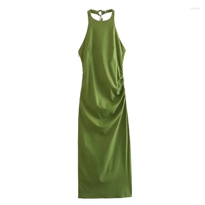 Casual Dresses 2024 Summer Women's Temperament Light Green Halter Neck Sleeveless Pleated Dress Sexig öppen baksida smal mid-längd kjol