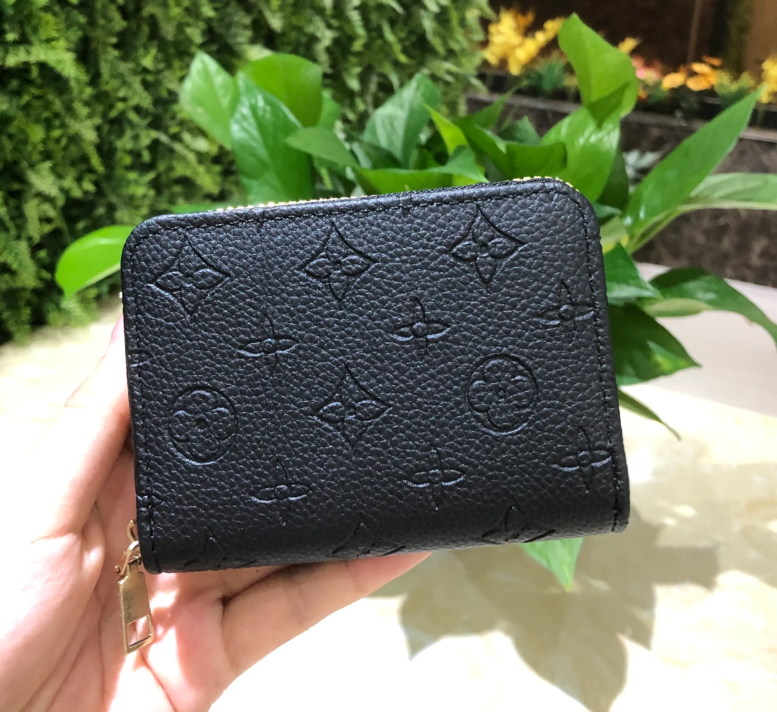 クルニ　Studded Leather Mini Wallet クルニ Studded Leather Mini Wallet クルニ Studded Leather