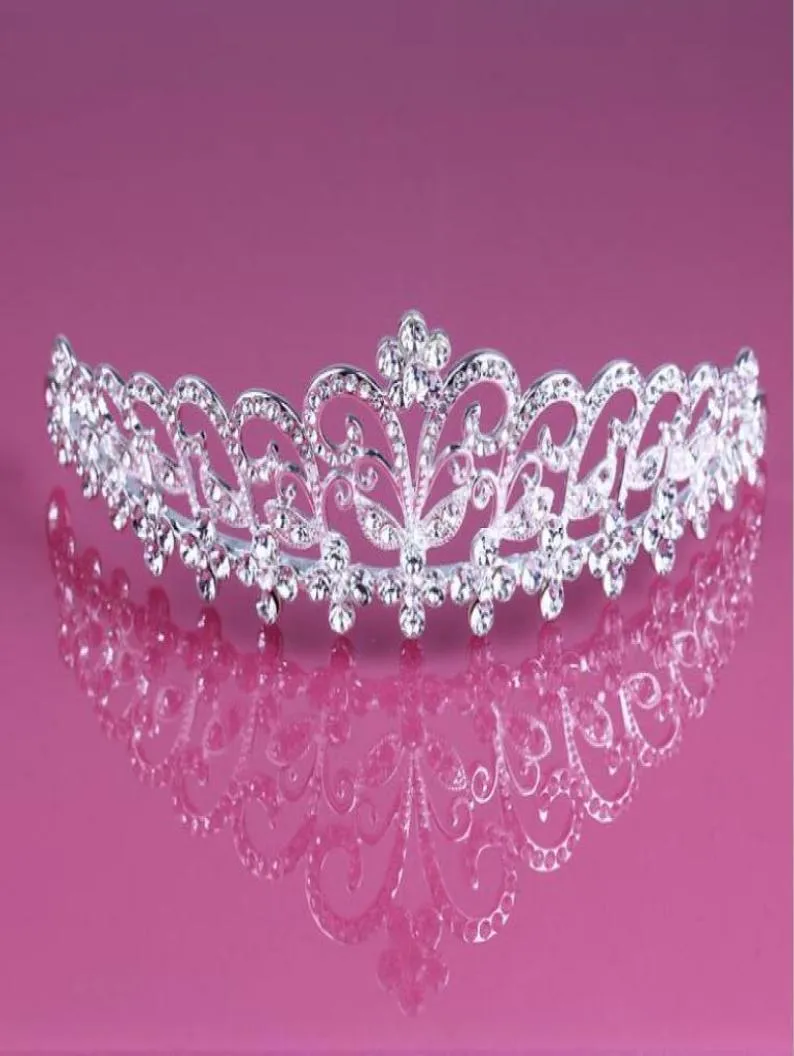 Rhinestone Tiara Wedding Hair affascinanti cappelli di gioielleria di tiara di rinestone Earring a buon mercato Accessori da ballo di fine sera a buon mercato HT19136922