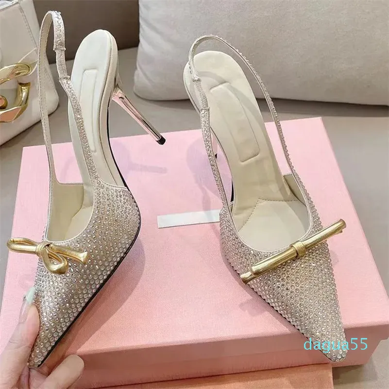 2024 FRIME Summer Women ha puntato Slingback Slingback Crystal Rhinestone Decor decorazioni designer Sandali da donna di alta qualità da donna di alta qualità