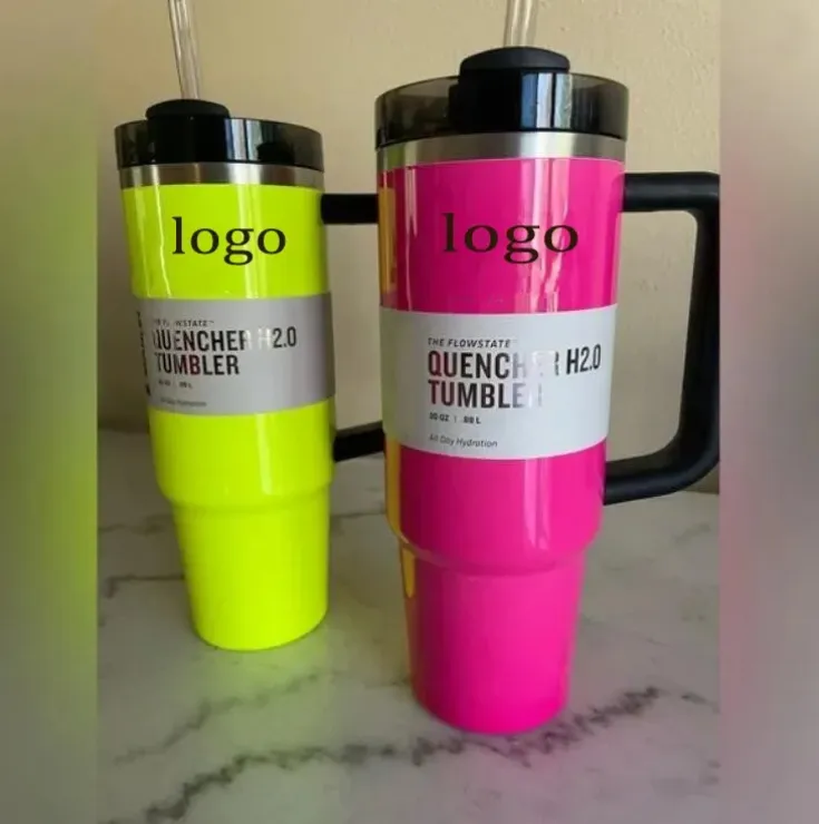 Neonrosa 40oz muggar semesterröd kobranderad vinterrosa H2.0 Cosmo vinterrosa tumblers bilkoppar mål flamingo gåvor svart krom flaskor silikon hanteras locket US stock 10