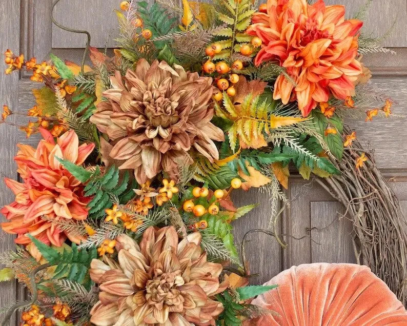 秋のカボチャの花輪の装飾素朴なブドウの花輪の花輪の秋の飾り秋の感謝祭ハロウィーン農家の装飾