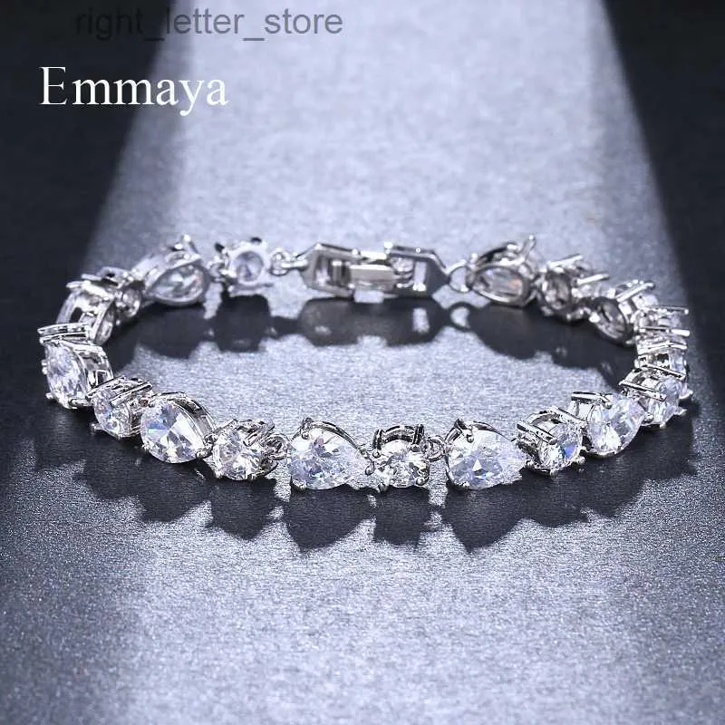 Bangle Emmaya Luxury AAA Zircon Element 3 Color Austrian Crystal Bracelet Womens Love Gift Party Fashion Jewelry yq240409