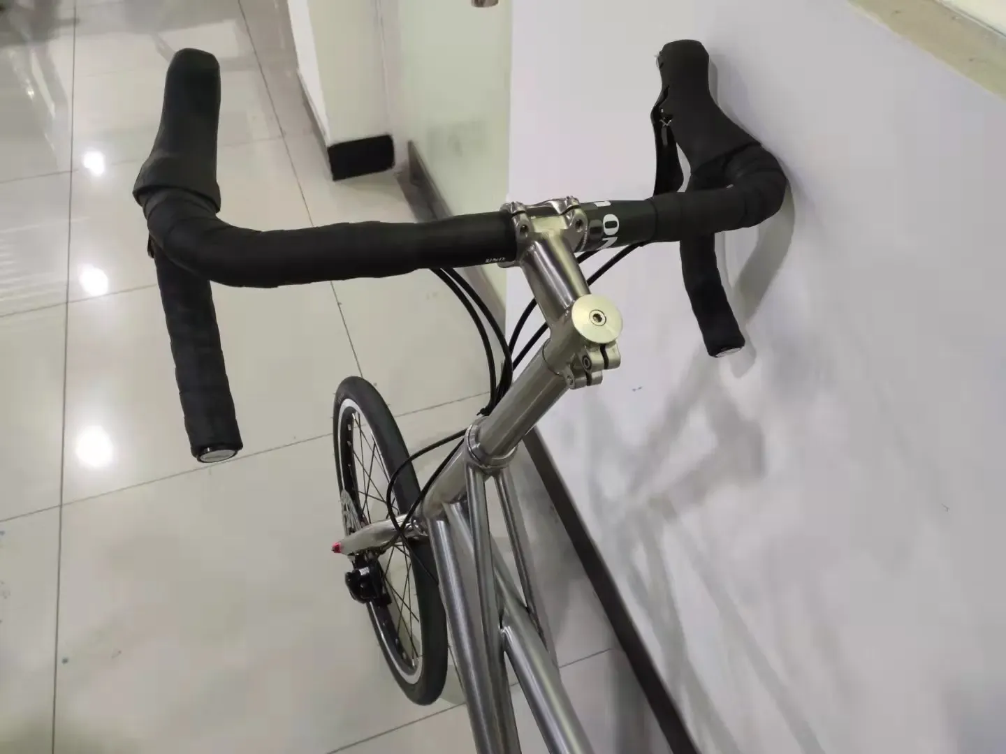DHgate.com:Miniature Bikes - 22 Inch Bike - Titanium Mini