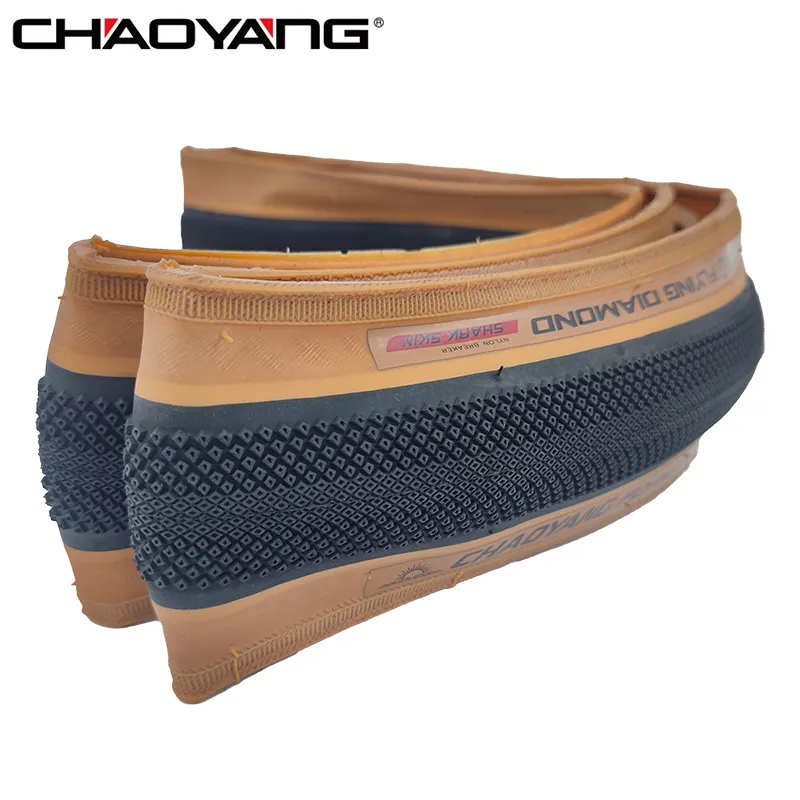 CHAOYANG フライングダイヤモンド　700x35cタイヤ と3本チューブ CHAOYANG フライングダイヤモンド 700x35cタイヤ と3本チューブ