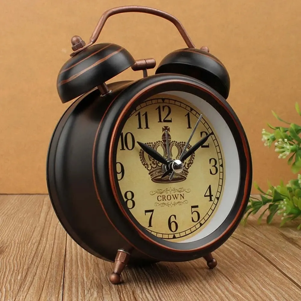 Vintage Night Light Alarm Clock European Retro Metal Alarm Clock Bedside Mute Needle Table Clock Gets Bed Ringing Bell