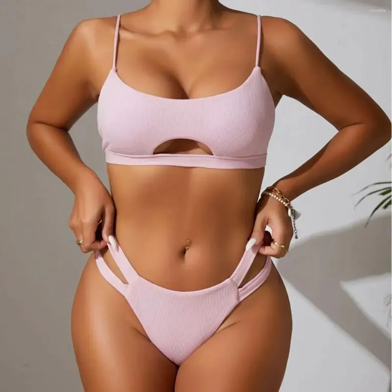 Frauen Badebekleidung Xuanlang 2024 Europäischer und amerikanischer Boxenstreifen Solid Color Sexy Hollow Bikini Split