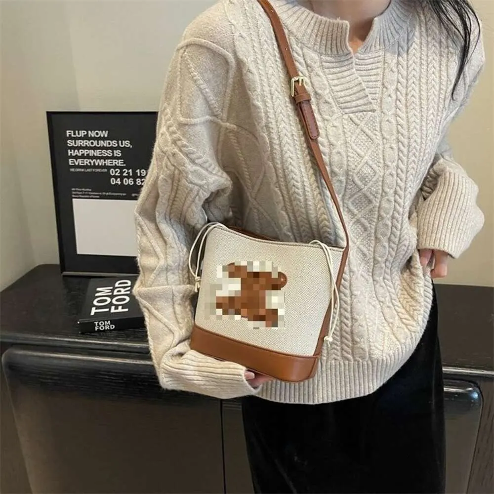 Leather handbag designer sells new women's bags at 50% discount Bucket Bag Winter New Popular One Shoulder New Bag Fashion Versatile Large Capacity Womens Bag High