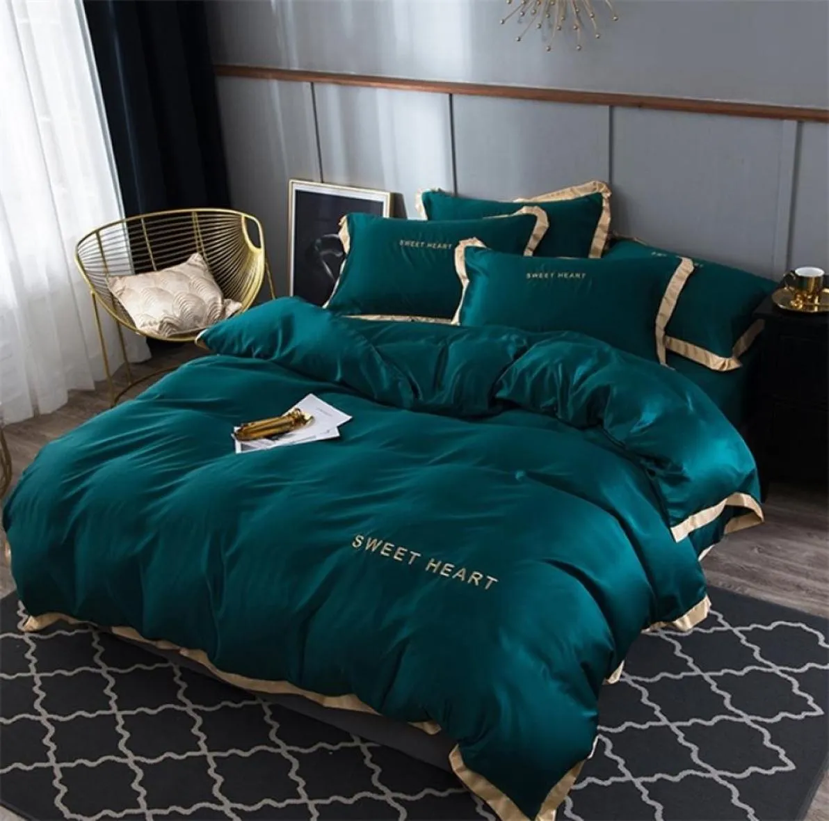 豪華な寝具セット4PCSフラットベッドシートブリーフ羽毛布団カバーセットキング快適なキルトカバーシングルクイーンサイズのベッドクロスリネンLJ5365363