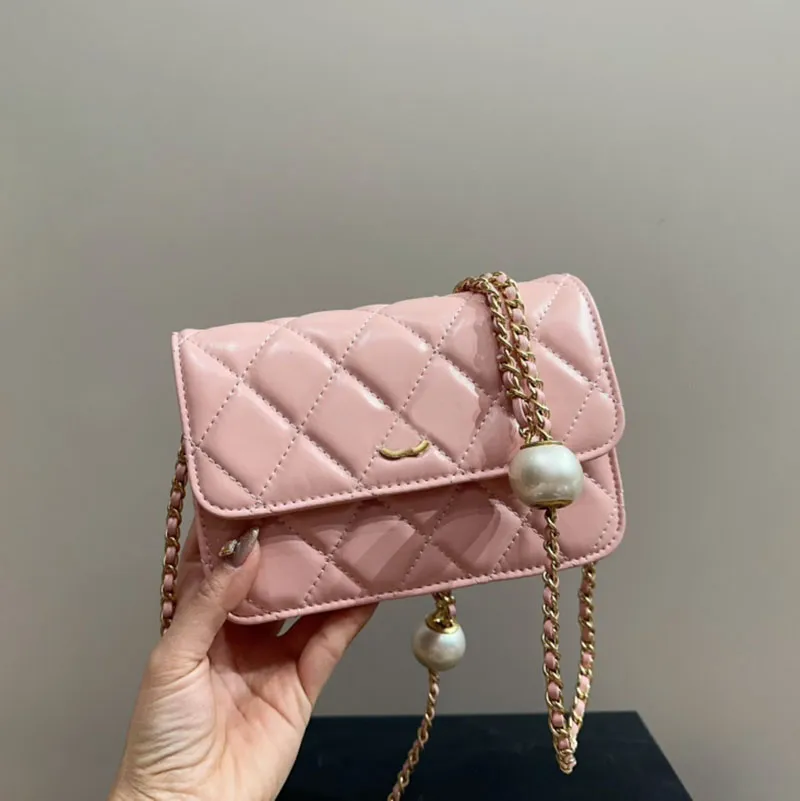 Podwójna dekoracja Pearl Designer Mini Flap Bag Vintage talia Pakiet w talii skórzany złoty sprzęt Matelasse łańcuch luksusowy torebka na ramię to torebka 18x12 cm