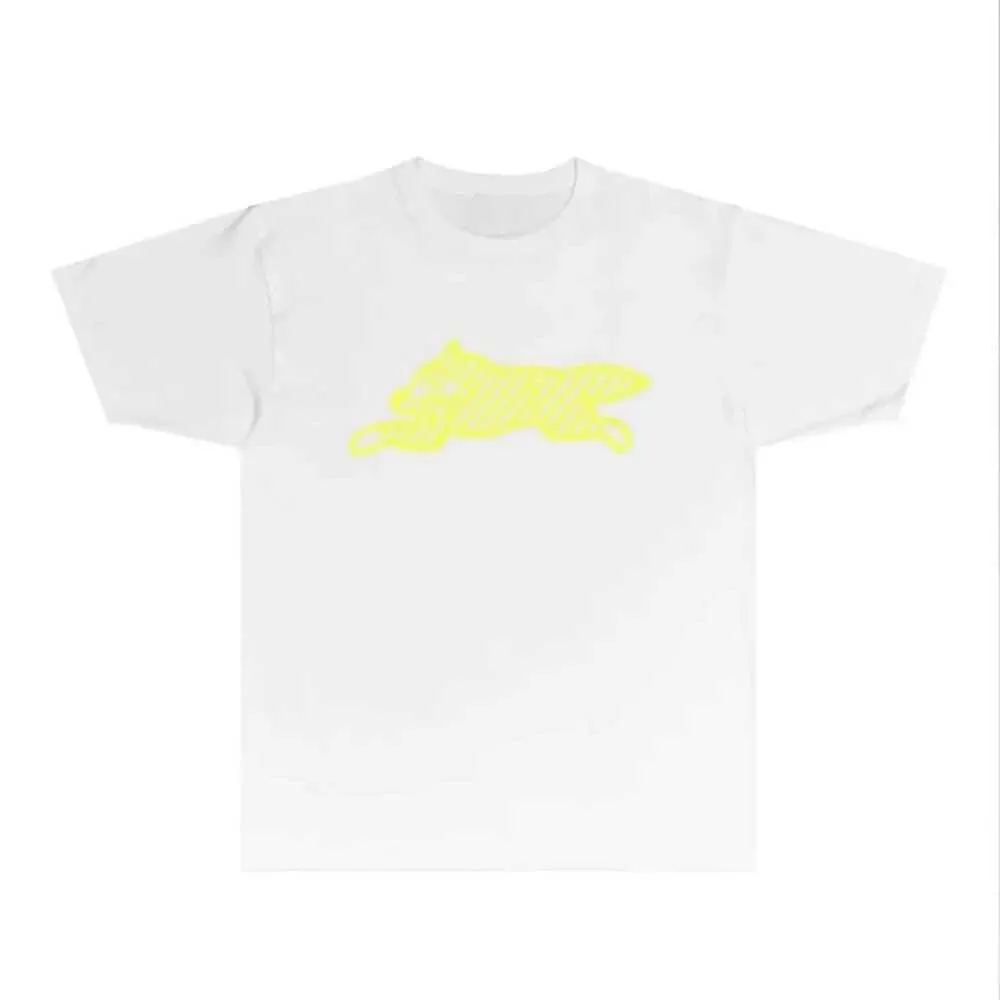 Herrt-shirts Ny klassisk flygande hundtryckt t-shirt för män och kvinnor kawaii kläder harajuku y2k topp överdimensionerad skjorta street casual kläder j240409