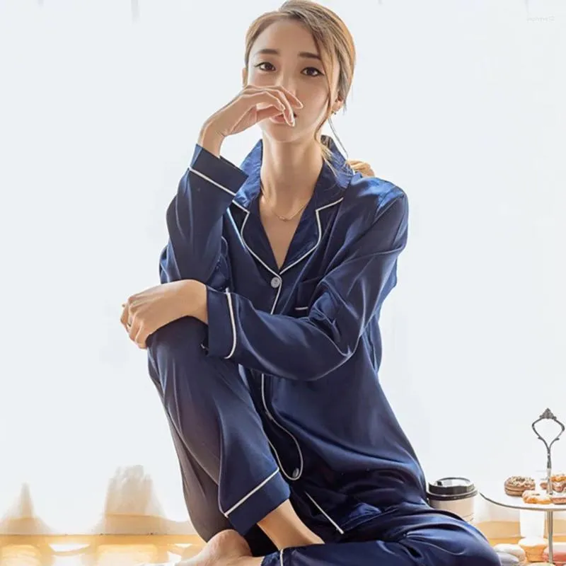 Abiti da casa imitazione seta da donna set di pigiami set morbido abbigliamento da sonno primaverili a maniche lunghe a maniche lunghe homewear nightwear 2024