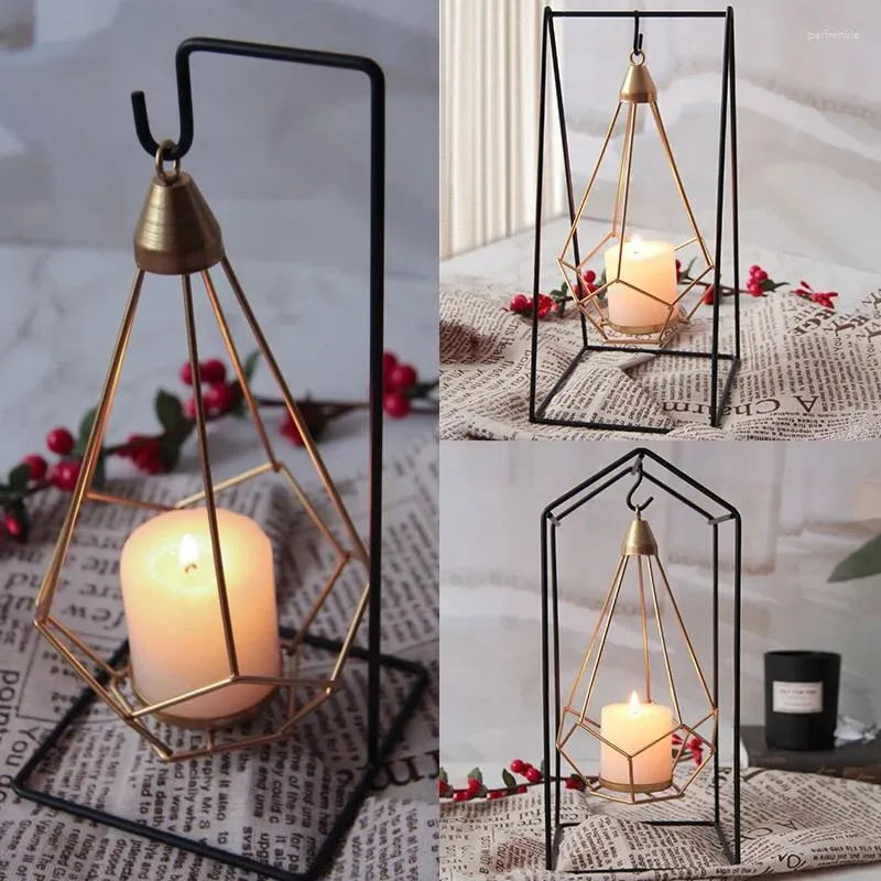 Kerzenhalter Nordic Romantic Candlestick Iron Crafts Halter Geometrischer Anhänger Home Dekoration Hochzeitsrequisiten Esstischdekoration Dekoration