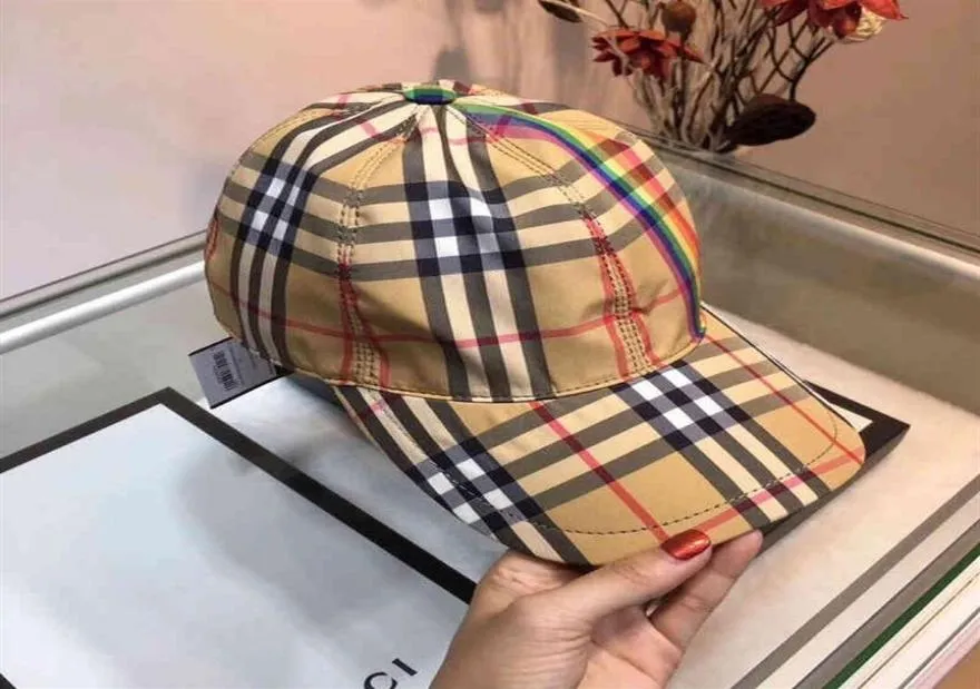 Designer Burbberies Ball CPAS New England Plaid Rainbow Men039S Women039S Universal Baseball Cap Plaid mångsidig fyra säsong4199440