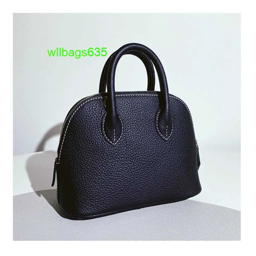 Bolso de cuero Bolide Bolsas de lujo de lujo de confianza 2024 NUEVA BOLSO HOMBRE HOMENS VERSATILE INS Fashion Shell Bag Bolle de bolos premium uno debe tener logotipo hbgig7