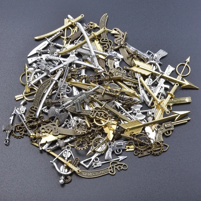 10/20/30pcs Vintage Metal Sword Ax Charms para jóias Fazendo suprimentos de flecha de seta