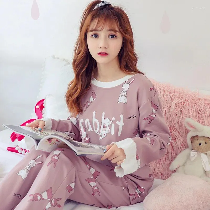 Hemkläder 2024 Kvinnor Pyjamas Set Autumn Ladies Cute Letter Cartoon Print Sleepwear Woman's Long Sleeped Hushåll