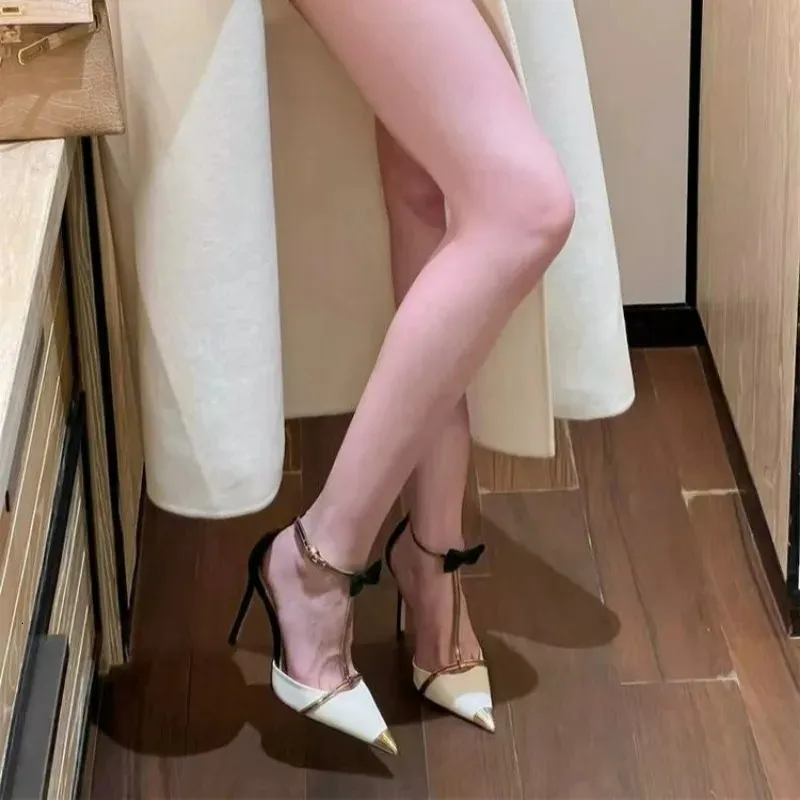 Beautiful Pointed High Heels 2024 Spring Arrival Bow Buckle Strap Metal Baotou Sandals Wide Heel 240403