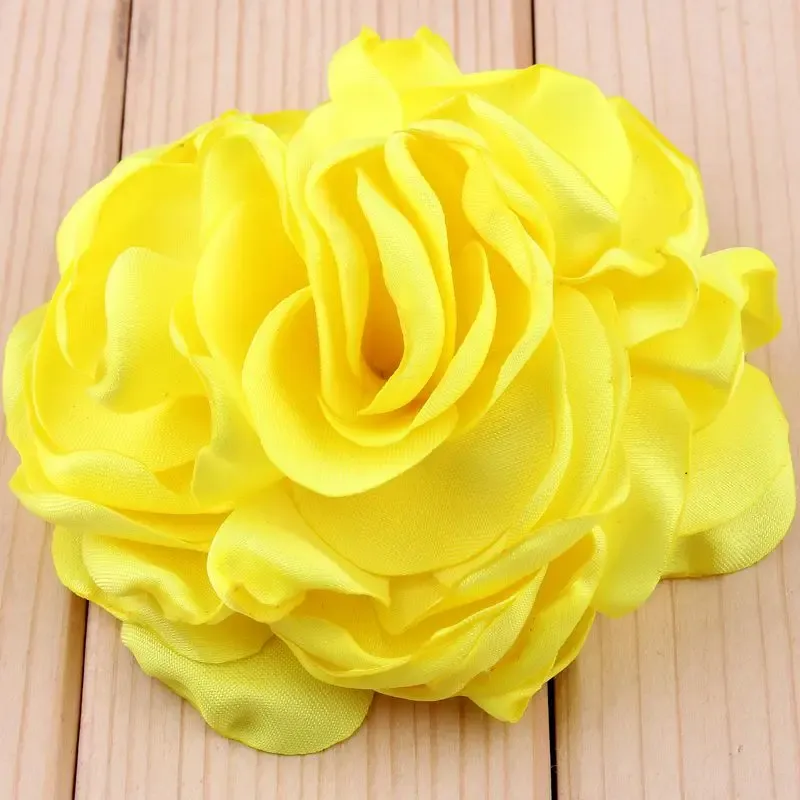 5pcs / lot 8cm 20 couleurs nouveau-née Vintage Soft Artificial Tissu Flowers Bouquet pour mariage mariée Garland Home Flores Chapeau en tissu
