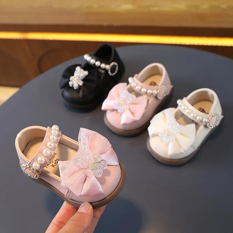 Sneakers New Kids Leather Girls Shoes Shining Pearl Bows Princess Walking Shoes For Baby Party Wedding Children Spring Summer Dress Shoes