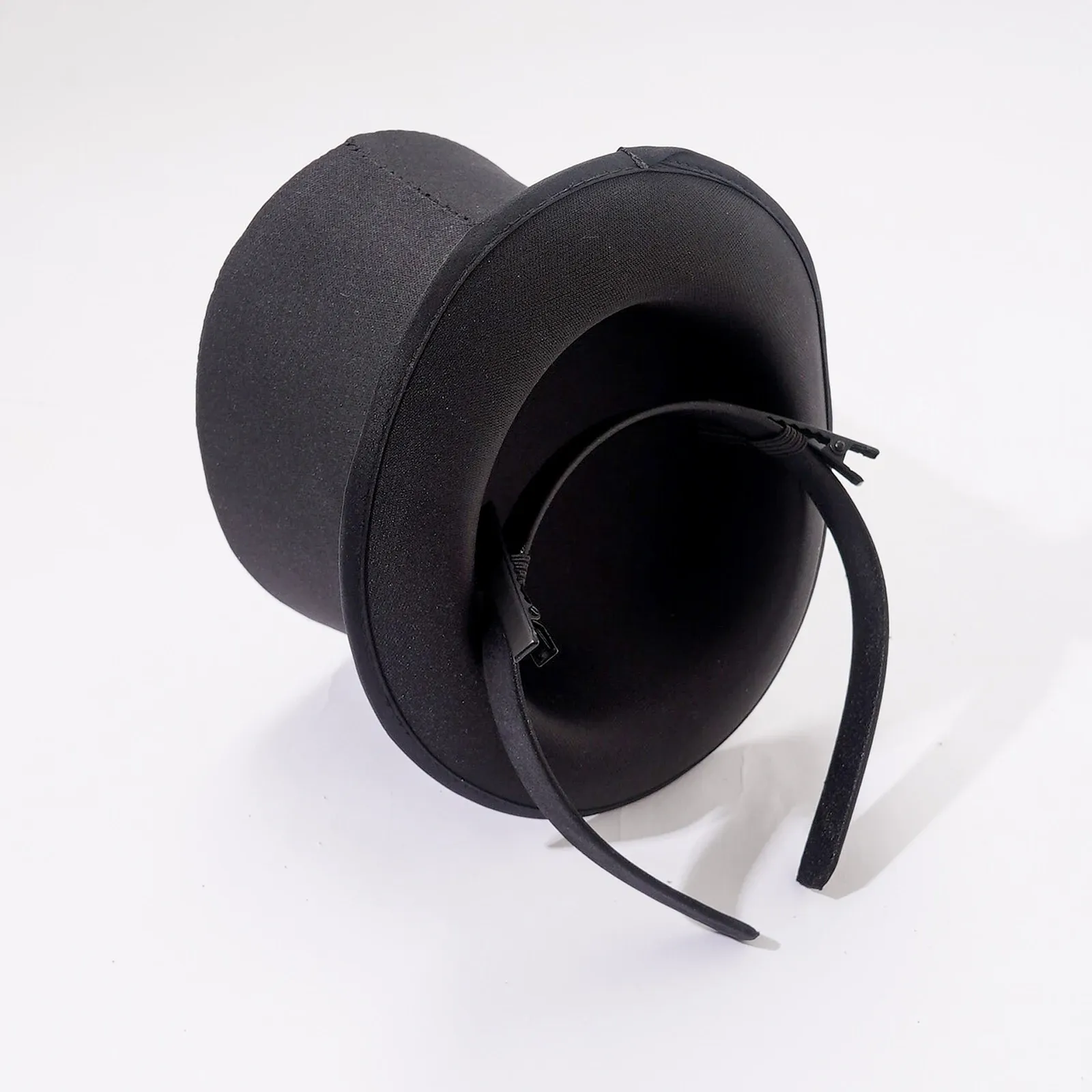 Mago di cappello a top nero eseguito con cappelli per capelli a cerchio per le esibizioni del palcoscenico di magia per le esibizioni di Fedora Cappello per adulti per bambini