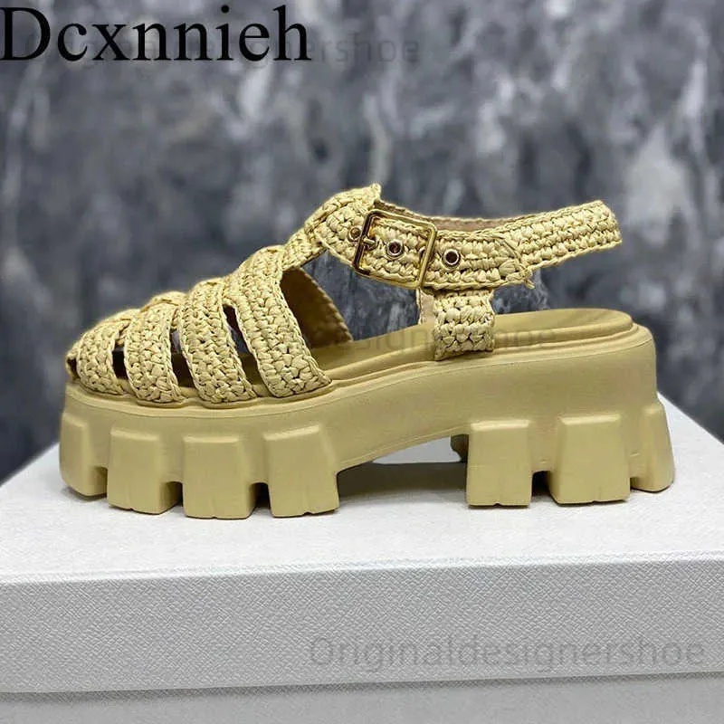 Sandals 2023 Summer Womens New Closed Toe Thick Sole Knitted Sandals Womens Round Head Metal Buckle Platform Square Heel Beach Shoes T240409
