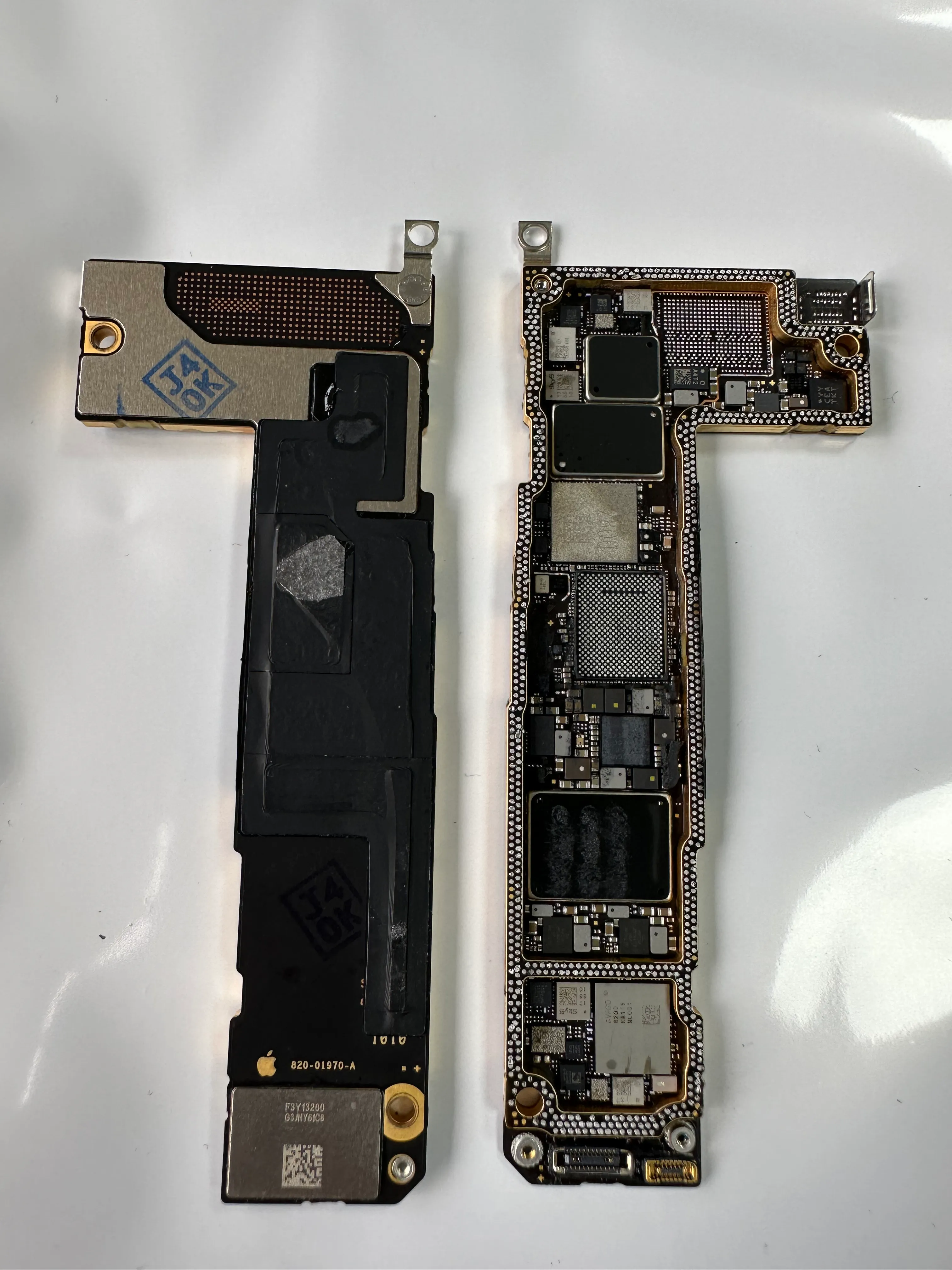 iPhone12 pro 基盤ジャンク ea8ff908-bddb-47d3-8575-