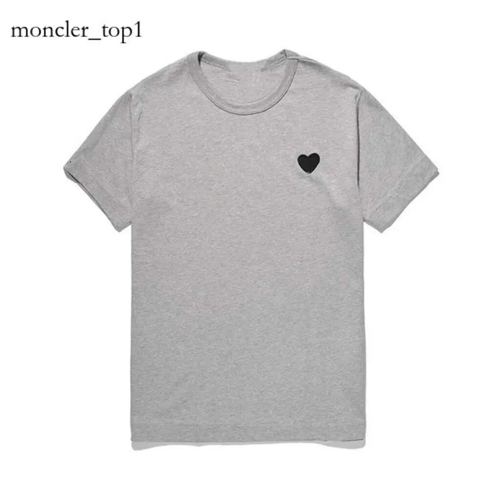 Commes Designer T Shirts Love Mens T Shirt Heart Casual Women Quanlity Lovers Shirts Cdg Embroidery Short Sleeve Tee Leisure Streetwear Tide Fashion Top 2468