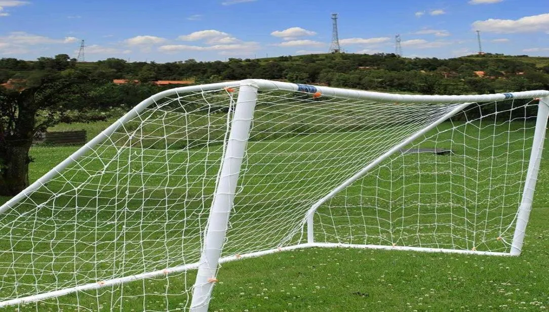 Full size 12 x 6 piedi in polietilene Twine Rain Resistant Football Net per il calcio Post Junior Sports Training White8886250