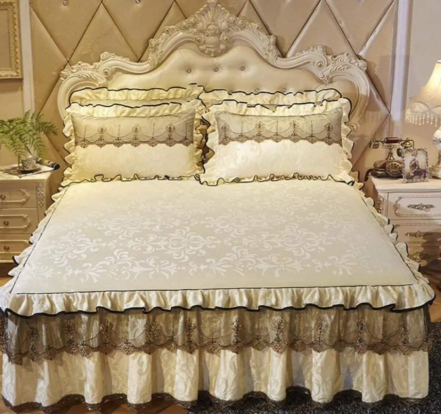 Velvet Fabric Korea Style Princess Lace Bedclothes Bed Sheet Pillowcases Thicker Warm Bed cover 3pcs Winter Bedding Bed skirt1933298