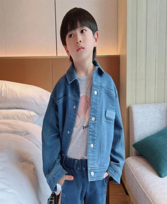 Wiosenna jesień Dziewczęta Dziewczyny Kurtki Bawełniane miękki dżins płaszcz jeansowy dżinsy dla małego chłopca Casual Empores Ubrania 311C9676261