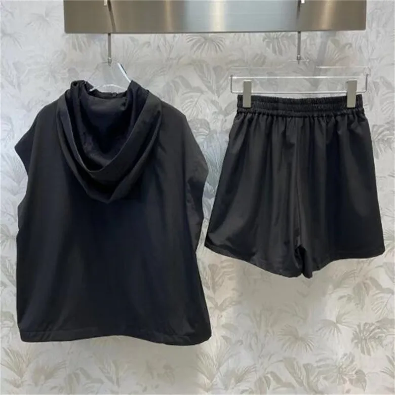 Fashion Designer Women's Tracksuits Summer Style Sleeveless Hooded Top With Loose Shorts Casual Suit Luxury Woman Two Piece Pants Set Women Clothing