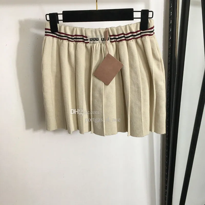 手紙の女性編みスカートセクシーな夏のプリーツスカートラグジュアリーデザイナーレディーショートスカート