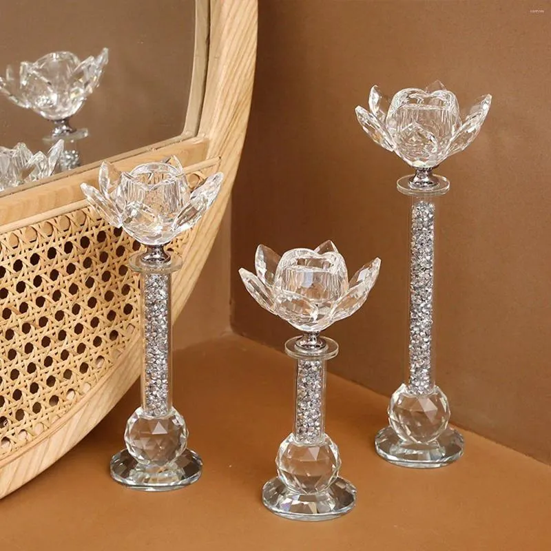 Kerzenhalter 3PCS -Säulenhalter Teelight Candlestick Europäische romantische elegante Candelabra für Home Tabletop Esszimmer Dekor Ornament