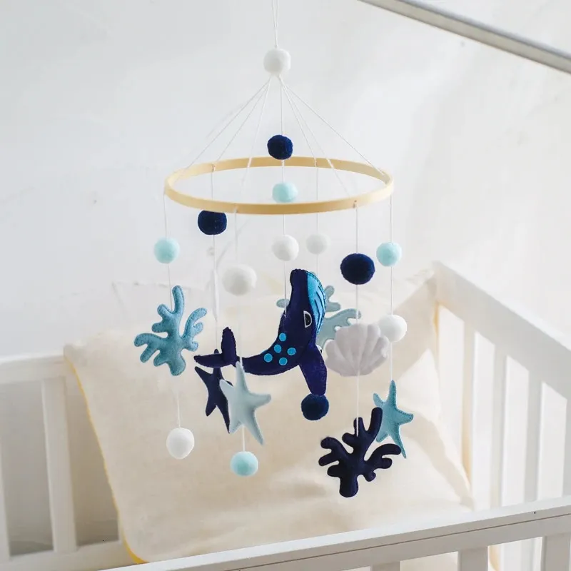 Baby Crib Mobiles Cartoon Feel Whale Grzechotki zabawki Born Box Bell Bell Hanging Uchwyt Wspornik Niemowlę Prezenty 240409