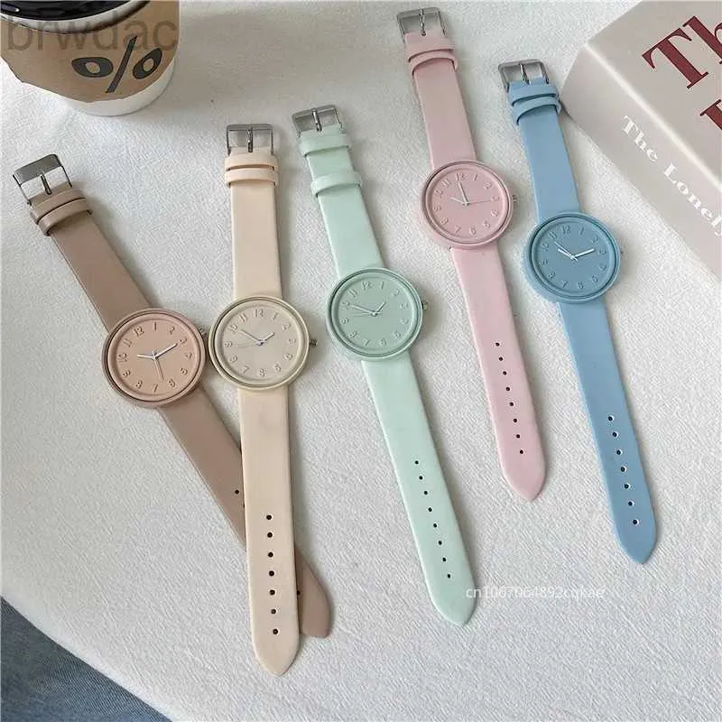 Orologi da donna famoso marchio Simple in pelle orologio macaron macaron studentessa studentessa all-match braccialetto quarzo orologio da polso orologio all'ingrosso 240409