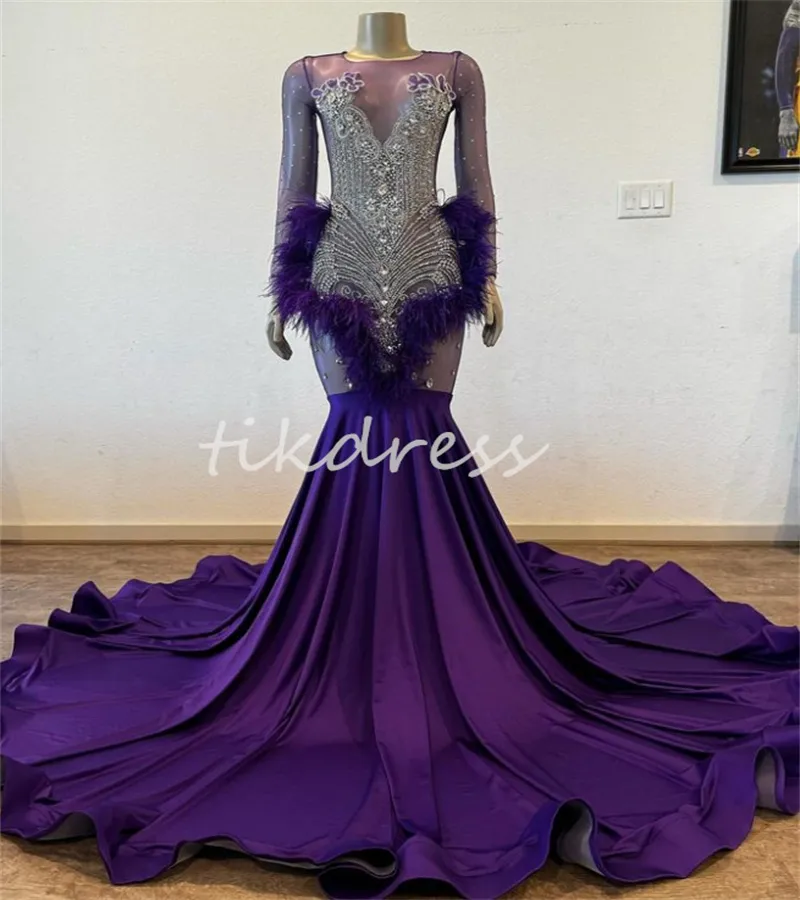 Luxus lila Strasssteine Abendkleider 2024 Illusion Langarm Mermaid Prom Kleid für schwarze Mädchen Feather Baddie Wunderschöne formelle Anlass Kleid Brithday Party