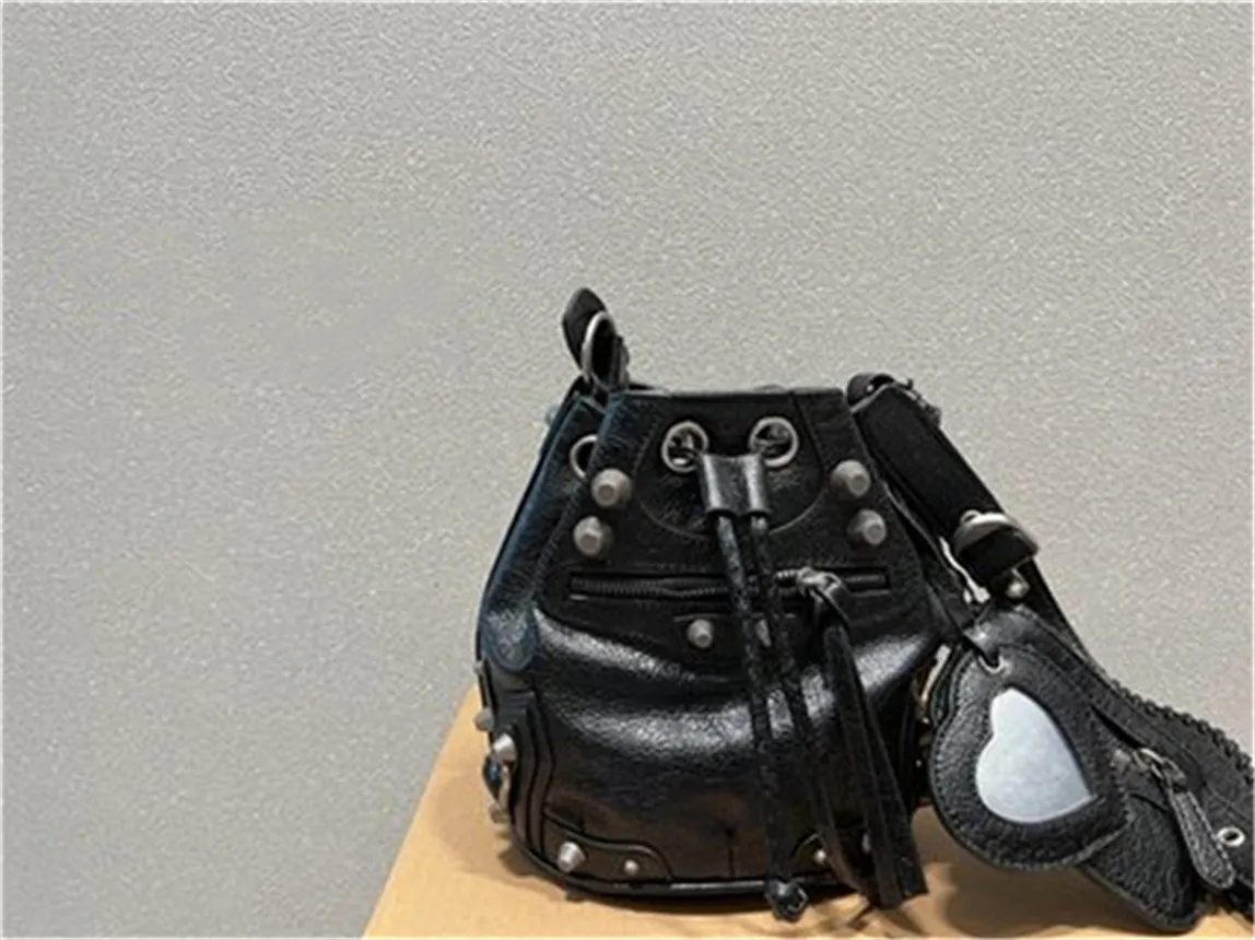 2024 Fashion Fashion Bags Retro Decoration Leather Letter Travel Casual Bags 24.4.10 bu