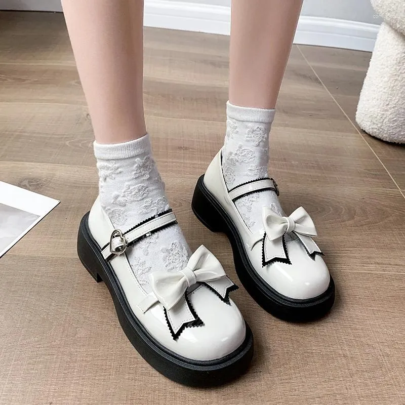 Casual schoenen Lolita Summer Sweet Platform Japans schattig Mary Janes JK Uniform High Heel College Girls Pumps Dames