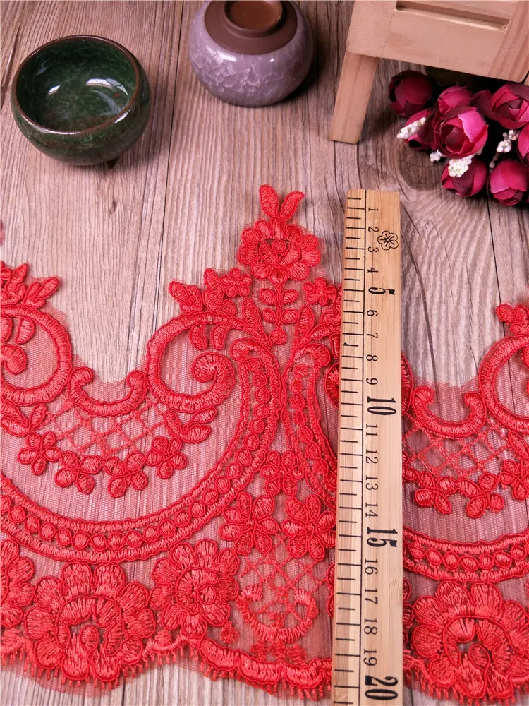 Flor de tecido de lantejouno vermelho de lantejoulas de lapina vermelha de laca vermelha de 1yard veneza malha de renda de renda de renda Apliques de costura para casamento 20 cm de dezembro