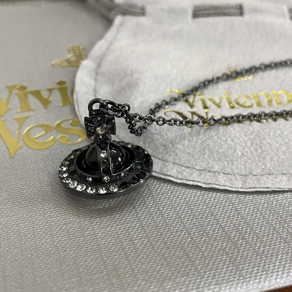 Designer Viviane Westwood Western Empress Dowager Medium Ufo Glass Beads Orb Stereoscopic Saturn Necklace Female Classic Planet Layered Necklace